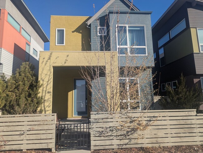 Primary Photo - 1388 Snowberry Ln