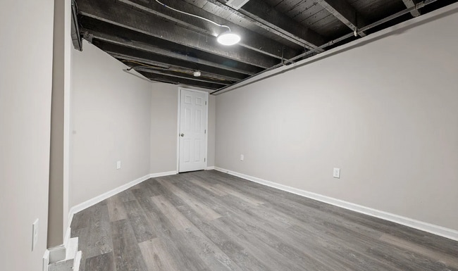 Building Photo - 281 W Franklin St