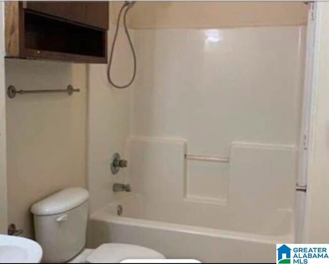 Building Photo - 526 18th St