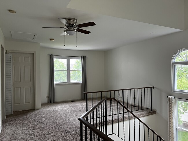 Building Photo - 1556 Darien Lakes Dr