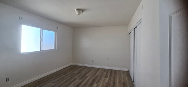 Building Photo - 3205-3207 42nd St.