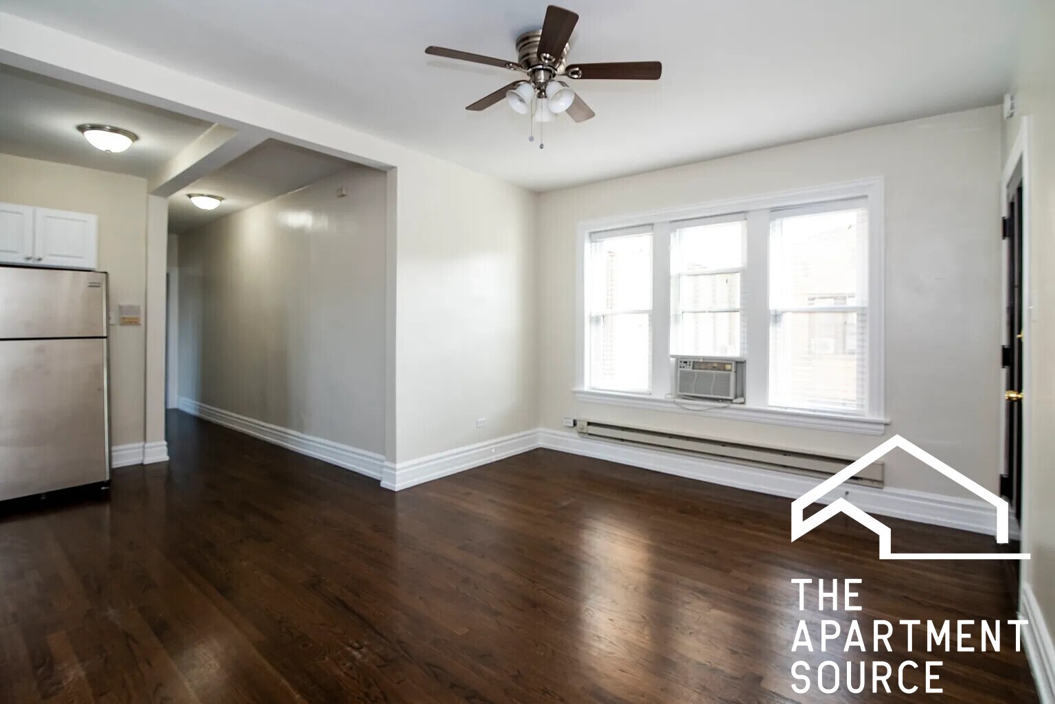 Building Photo - 3819 1/2 N Greenview Ave