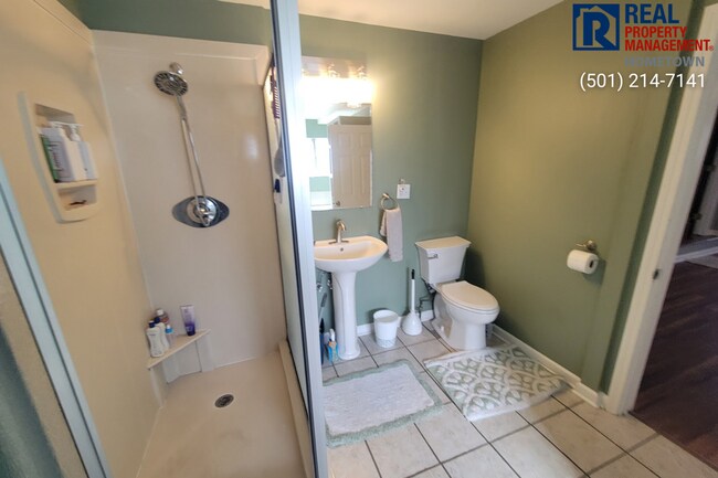 Building Photo - 130 Sheridan Rd