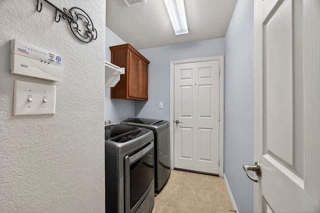 Building Photo - 8216 Shasta Dr