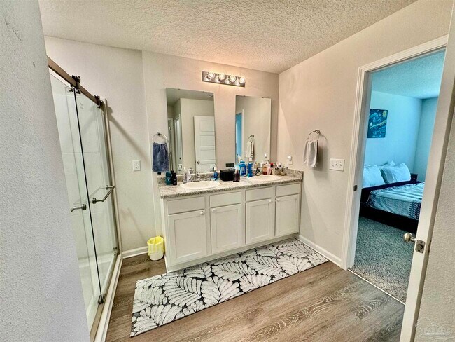Building Photo - 914 Lovebird Ct
