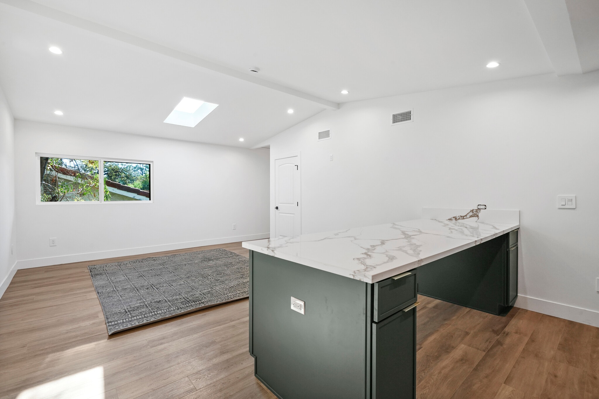 Building Photo - 10028 Shoup Ave