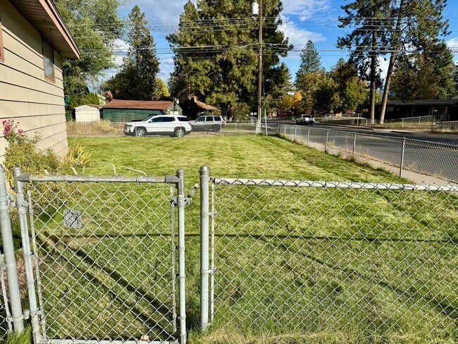 Building Photo - 6704 Spokane