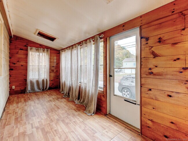 Building Photo - 416 Jerusalem Rd