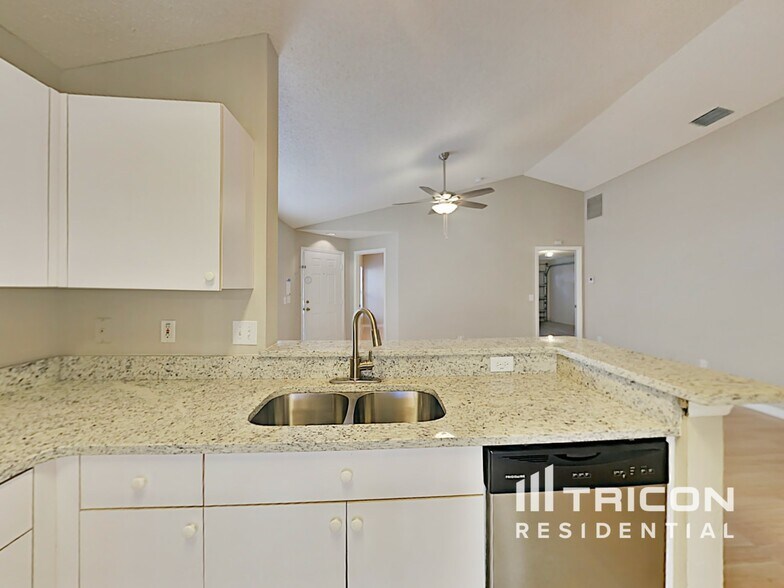 Building Photo - 723 Cape Cod Cir