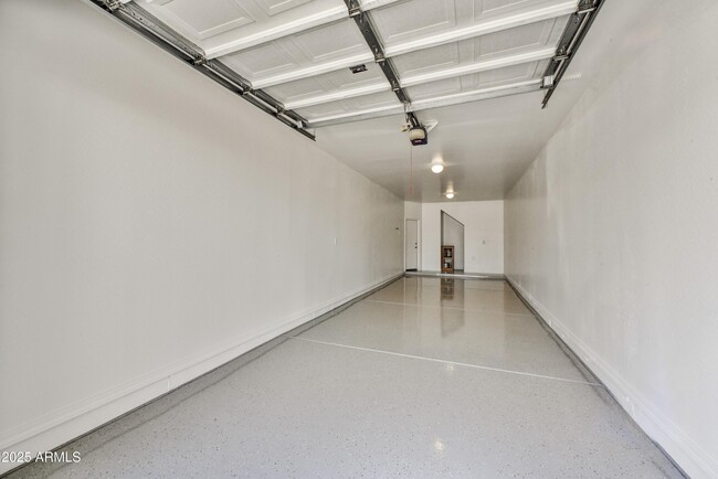 Building Photo - 3805 E Earll Dr
