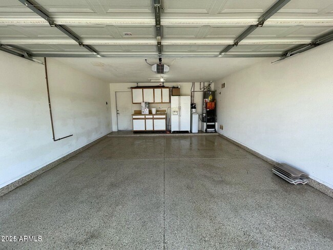 Building Photo - 1091 W Kingbird Dr