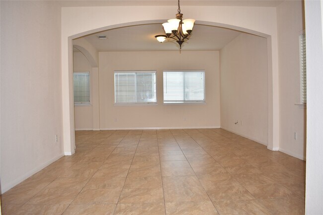 Building Photo - 11846 Jelicoe Dr