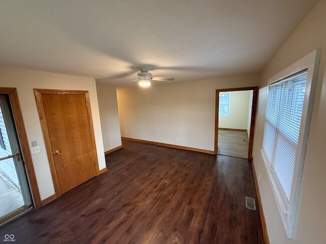 Building Photo - 555 Birch St