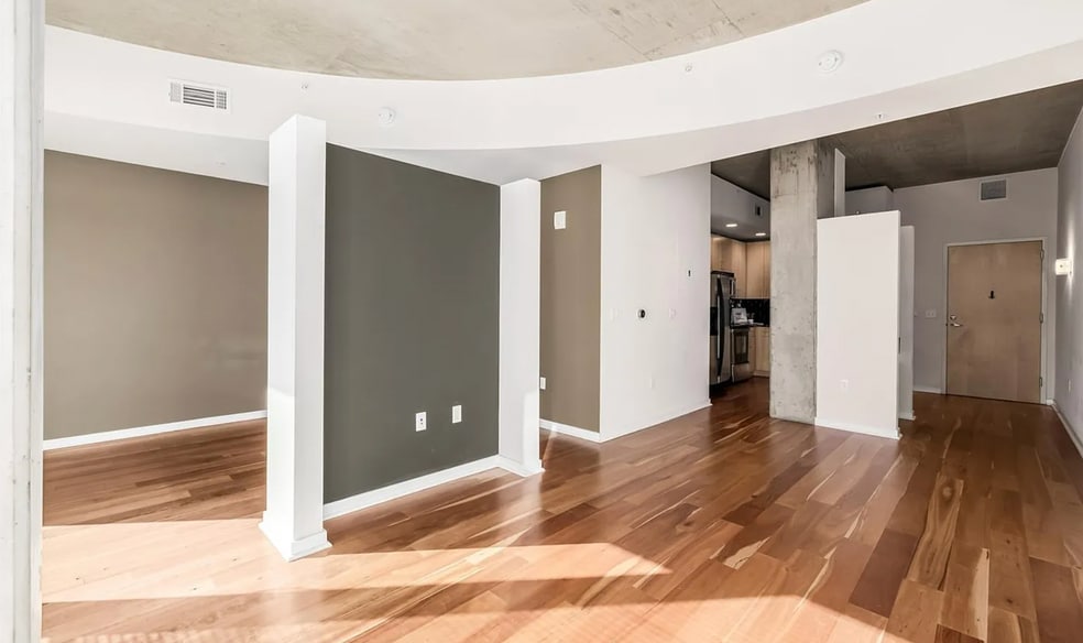 Building Photo - 1700 Bassett St