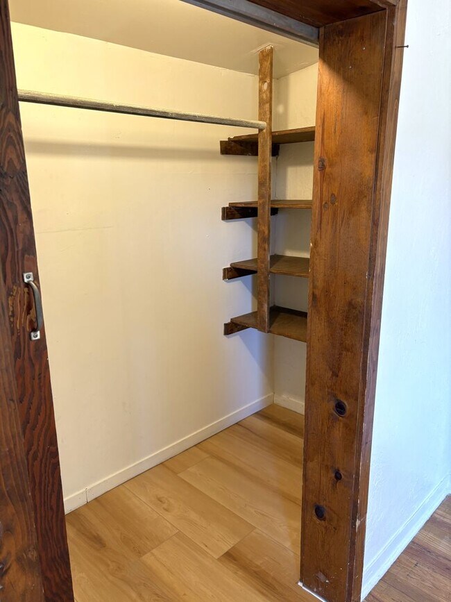 Building Photo - 2425 Mountain Rd NW