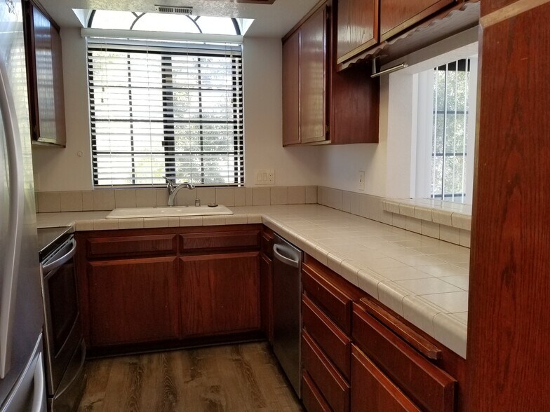 Building Photo - 166 Las Flores Dr