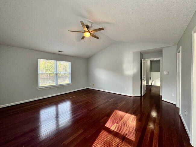 Building Photo - 910 Cantor St