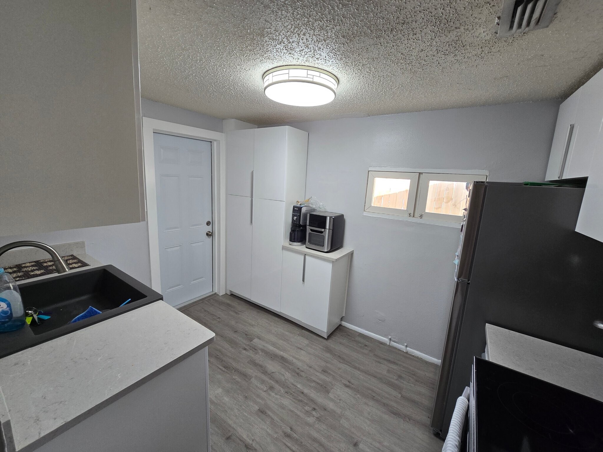 Building Photo - 2915 36th Ave W