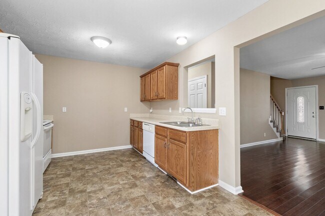 Building Photo - 1566 Autumn Dr
