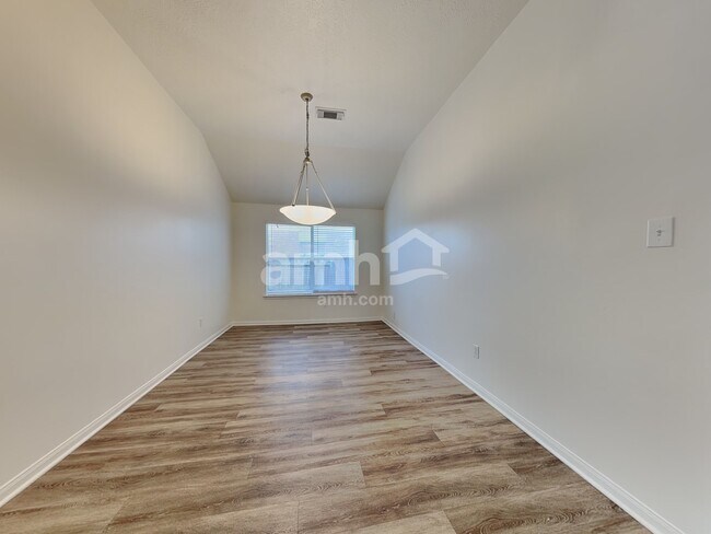 Building Photo - 2518 Halstead Dr