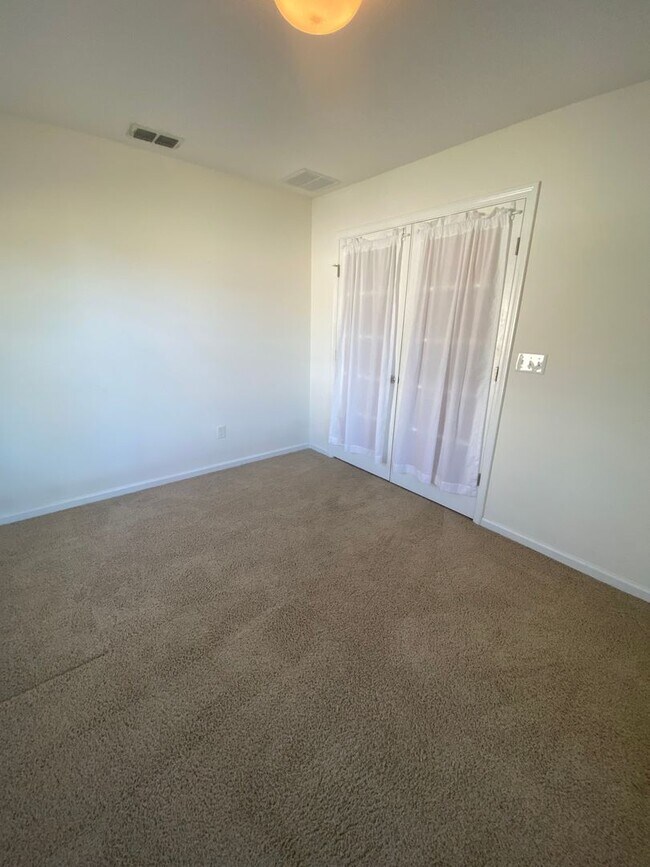 Building Photo - 3/2 in Azalea Ridge