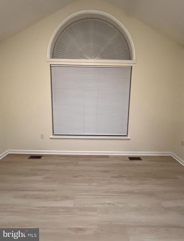 Building Photo - 2037 Powell Dr