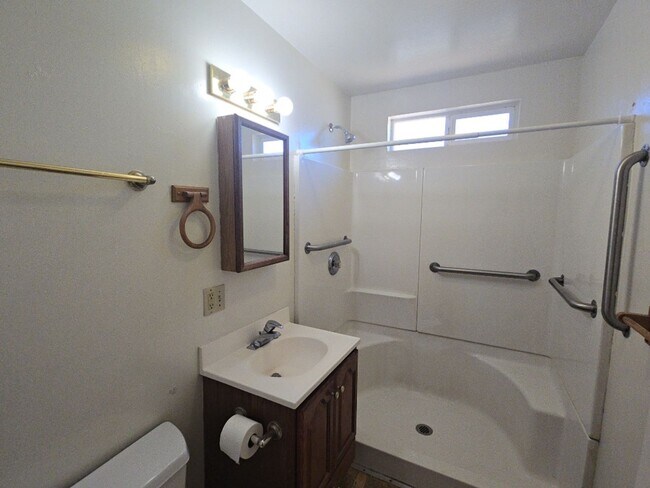 Building Photo - 3880 H St