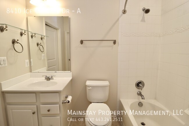 Building Photo - 2 Bedroom Condo in 55+ Legacy at Cherry Tr...