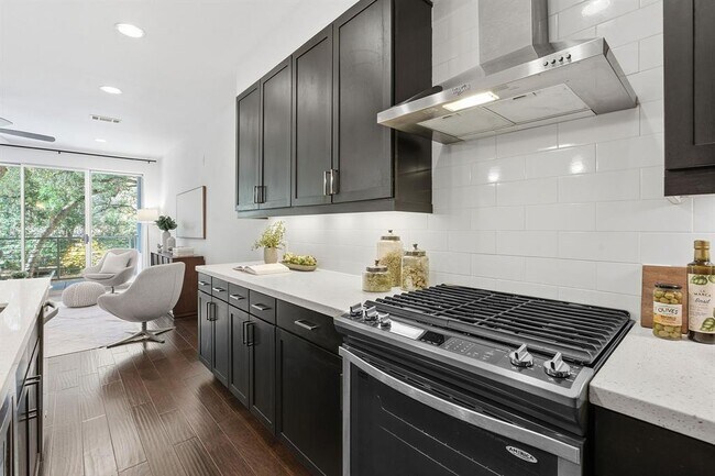 Building Photo - 2002 Glen Allen St