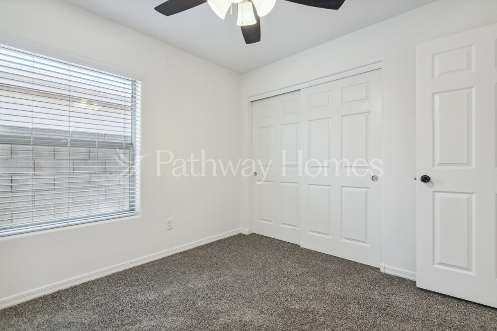 Building Photo - 207 W Latona Rd