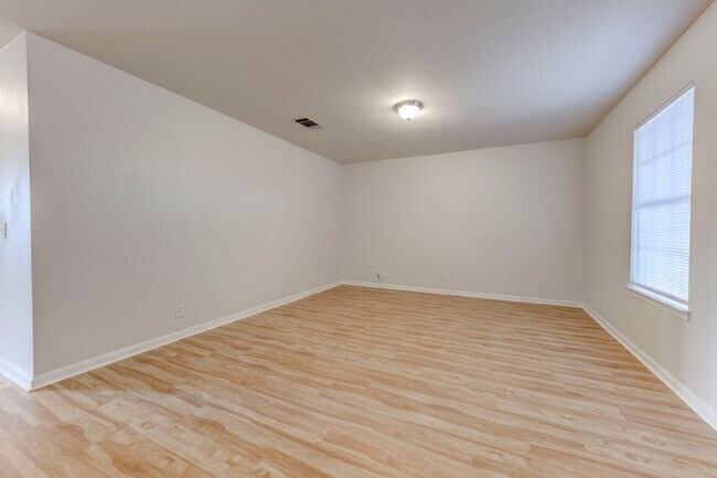 Building Photo - 3301 El Salido Pkwy