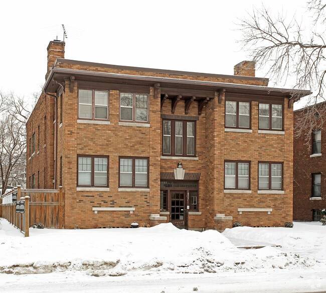 Primary Photo - 833 Grand Ave