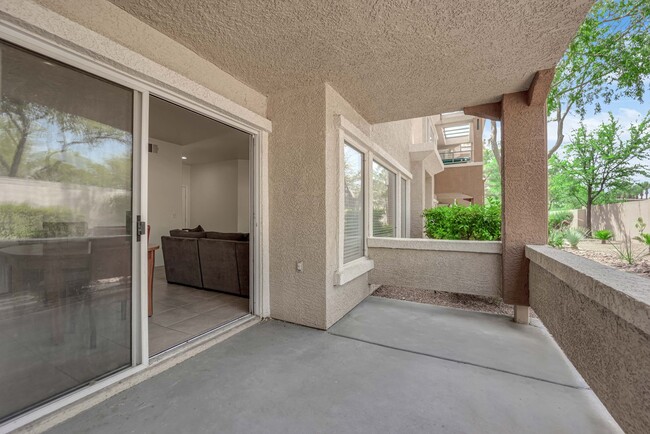 Building Photo - Charming 2 bedrooms 2 Bathrooms in the Amb...