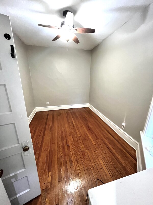 Building Photo - 5428 S Drexel Ave