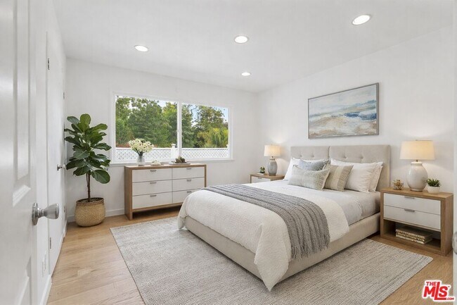 Building Photo - 5220 Melvin Ave