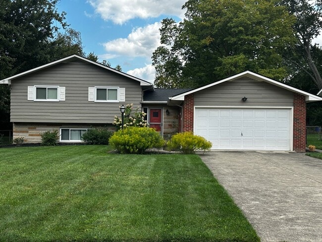 Primary Photo - North Olmsted -5 Bedroom 2 1/2 bath large ...