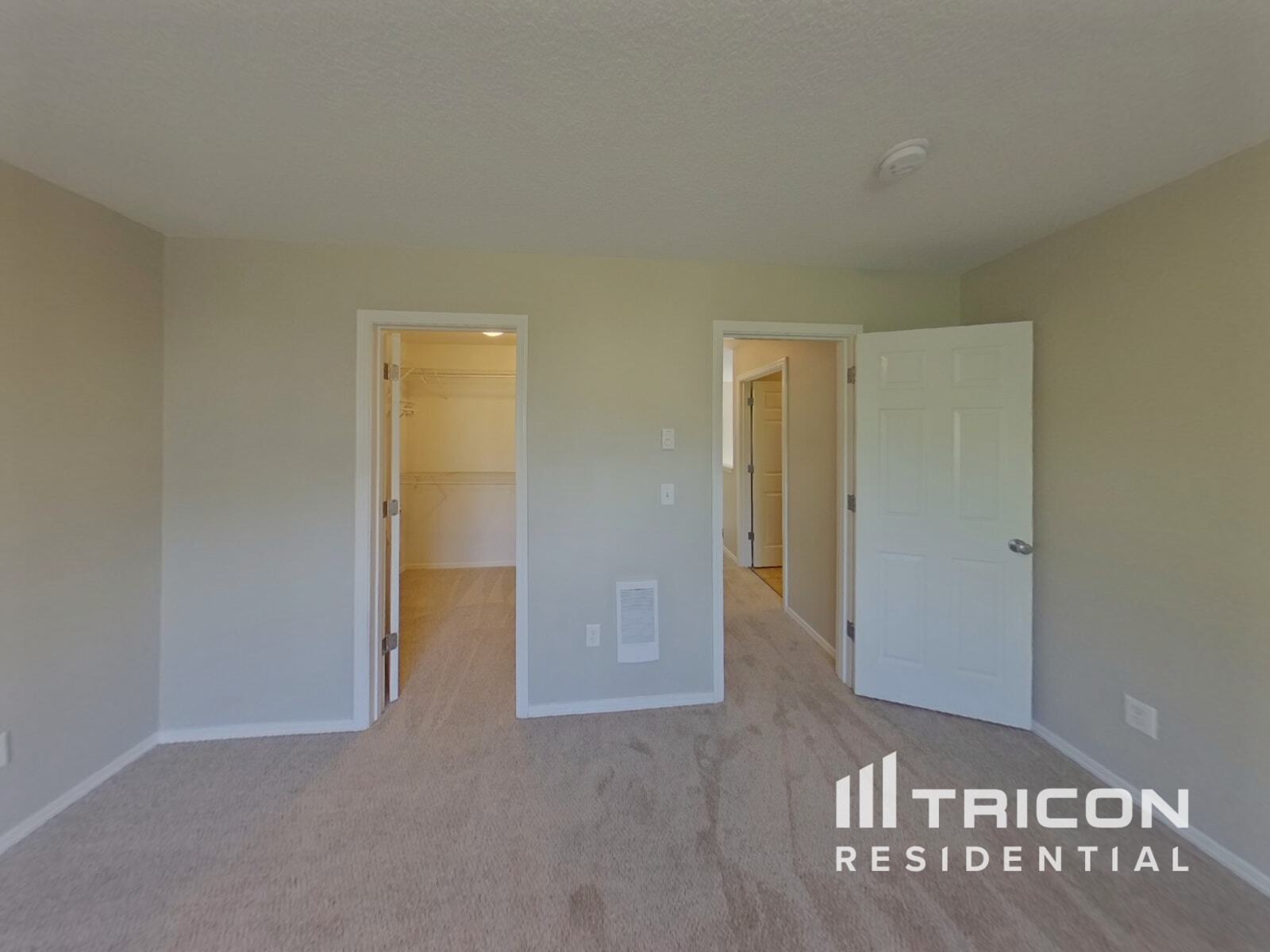 Building Photo - 1811 NE 89th Cir