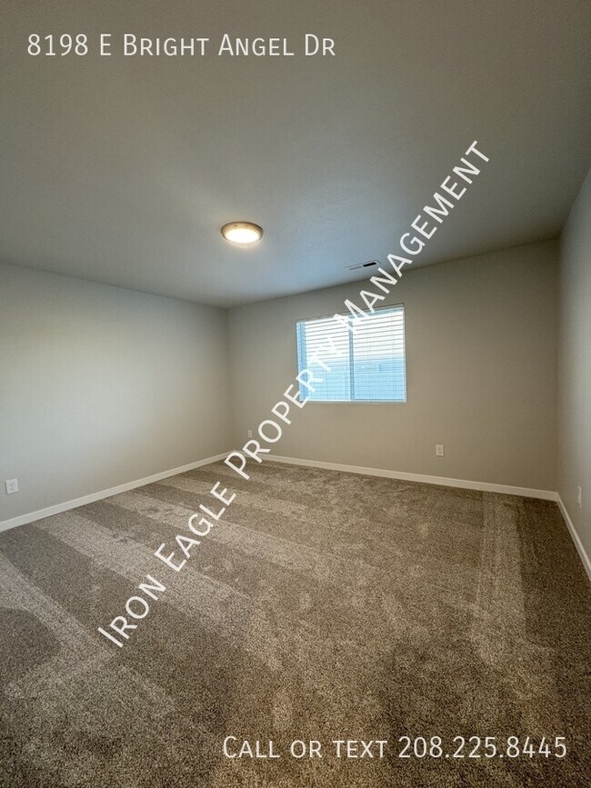 Building Photo - 8198 E Bright Angel Dr