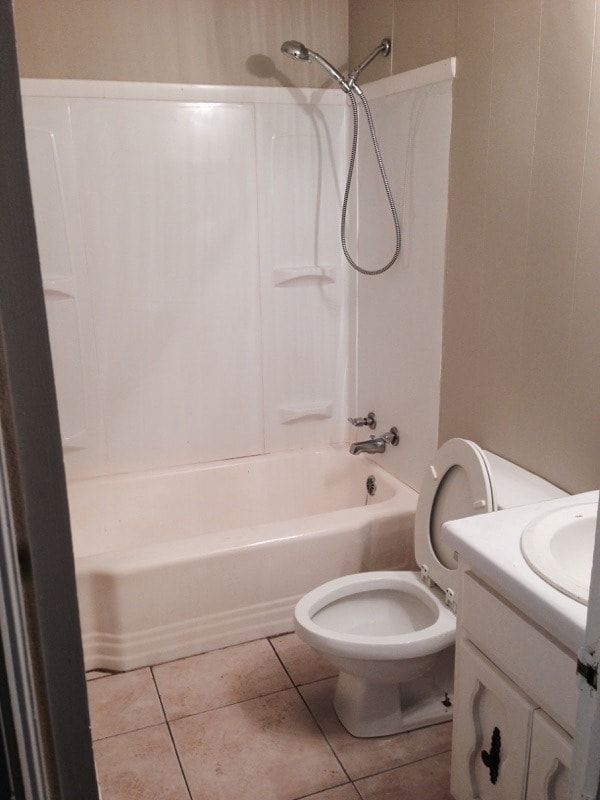 Building Photo - 1602 18th E Ave