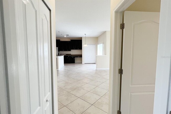 Building Photo - 1604 Thetford Cir