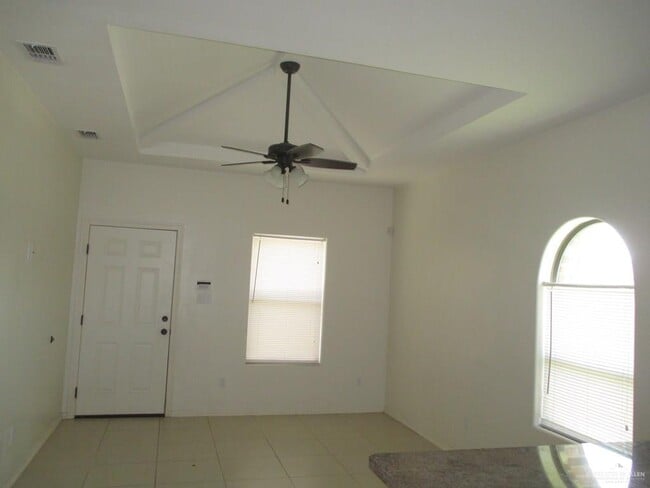 Building Photo - 9 Franklin Ave