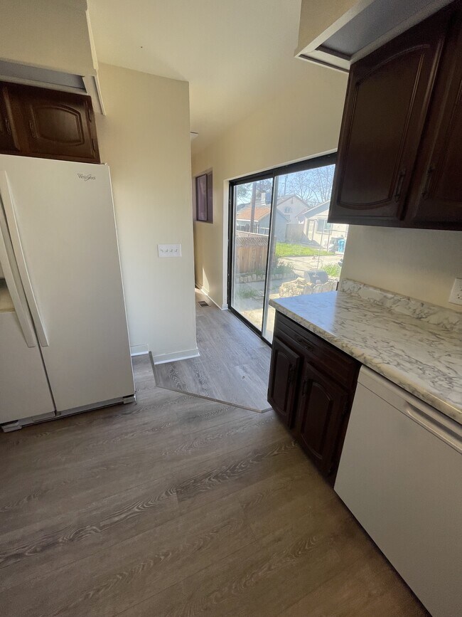 Building Photo - 1316 H St