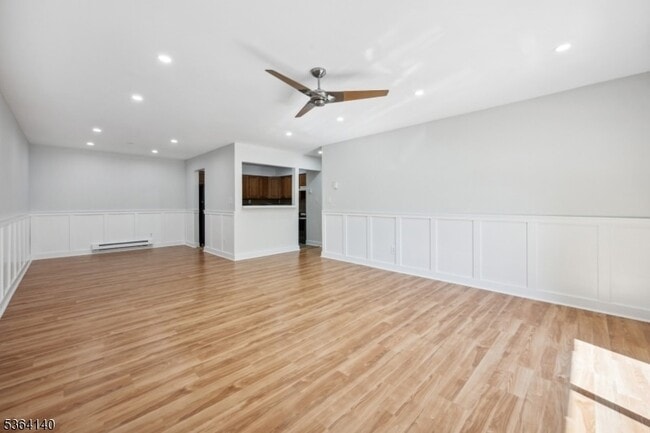 Building Photo - 798 Eves Dr