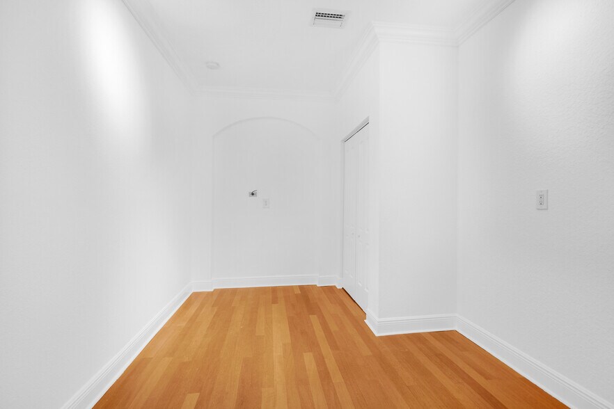 Building Photo - 5334 NW 111th Ct