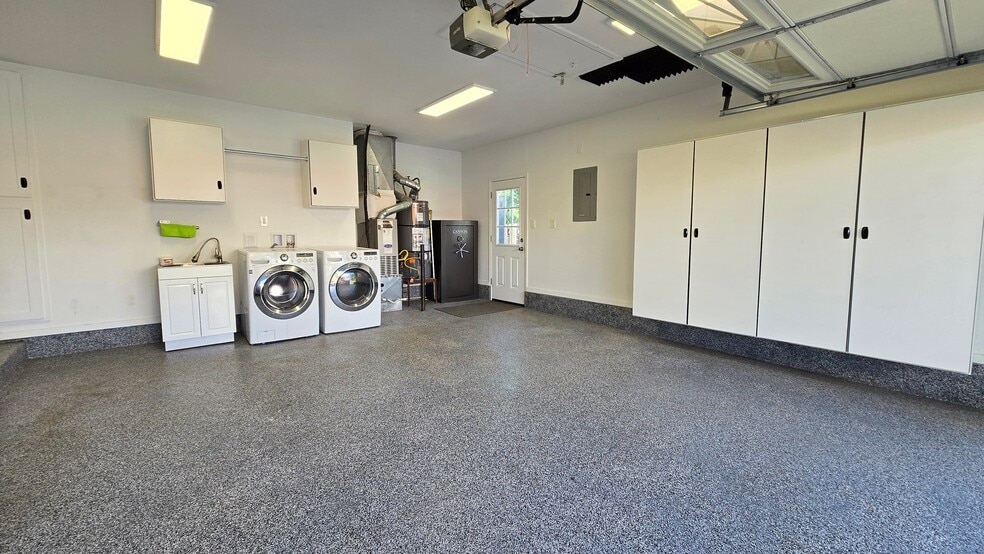 Building Photo - 13938 SW Crist Ct