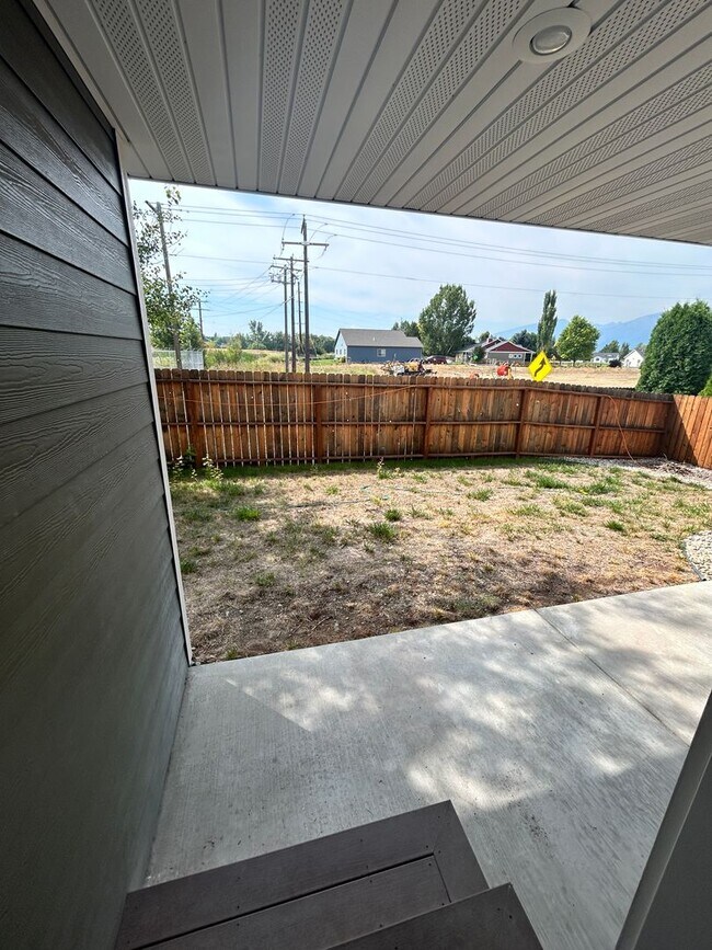 Building Photo - 105 Centurion St