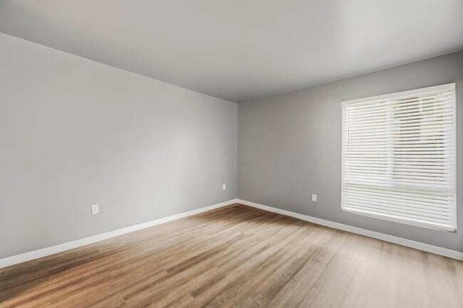 Building Photo - 2536 White Oak Pl