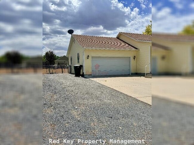 Building Photo - 474 E 1370 N