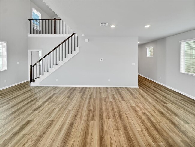 Building Photo - 2437 Roosevelt Rd