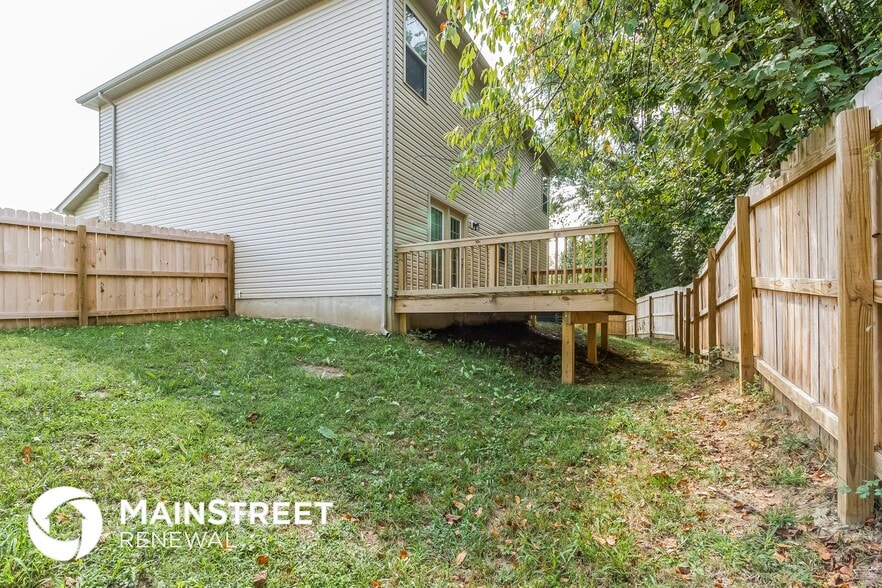 Building Photo - 153 Lyndhurst Dr